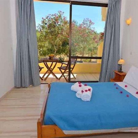 Alexandra Apartments 레프킴미 외부 사진